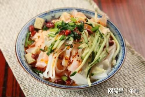 涼皮仿黃瓜絲被罰，漢堡配菜是否需要食品生產許可證？